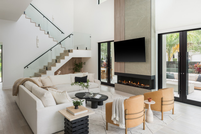 Tour a Modern Organic Home With Seamless Indoor-Outdoor Flow