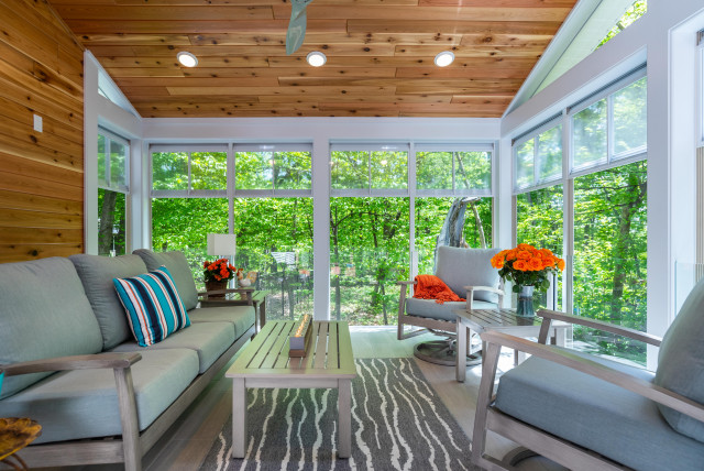 Screened-In Porch With Woodland Views Bridges the Seasons